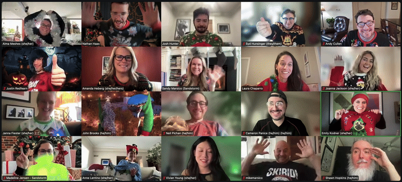 Sandstormers waving in a silly animation