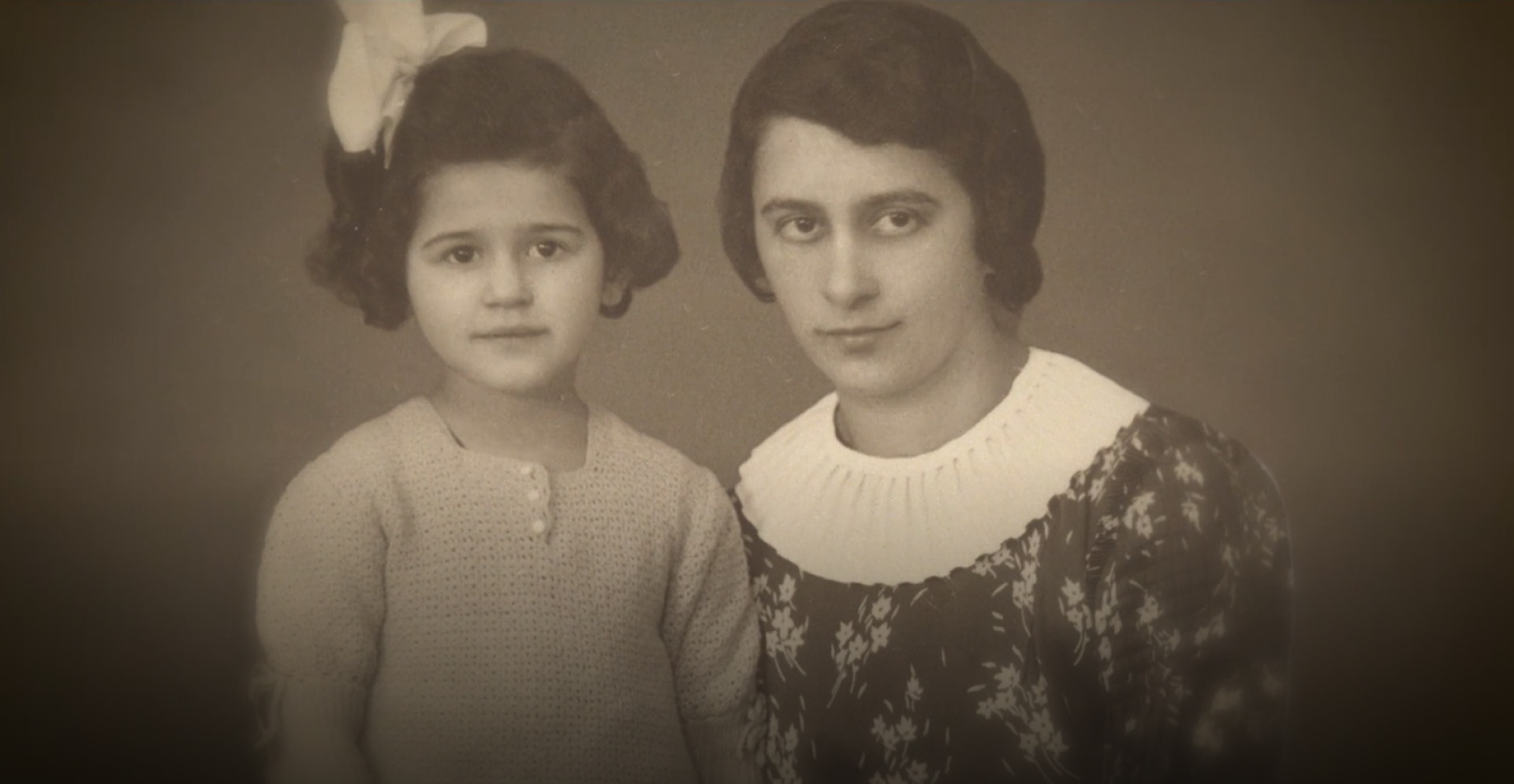 Sepia-toned portrait of Marion Deichmann and her mother